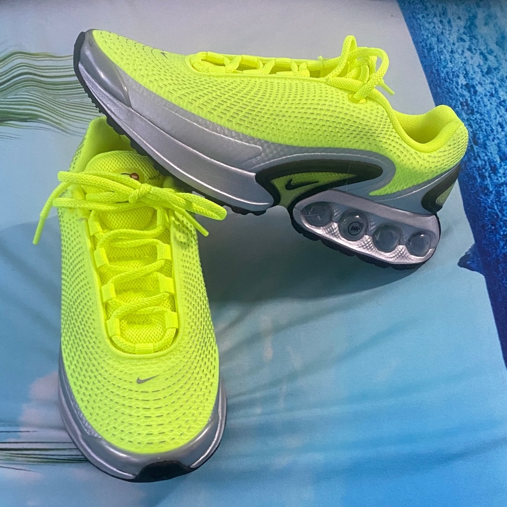 Nike Mens Air Max Dn  wore twice  Neon Yellow and Metallic Silver Athletic Shoes